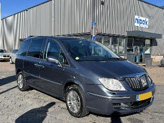 krockskadad bil auto Lancia Phedra 2.2 JTD Platino 2008/4