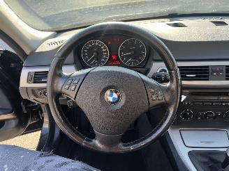 BMW 3-serie 318i picture 13