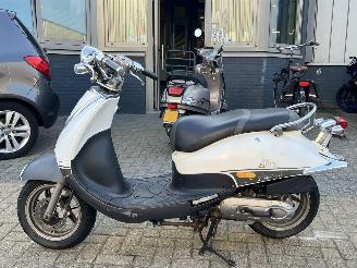 damaged scooters Sym  Allo 2011/6