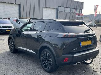 Peugeot 2008 1.2 PureTech GT picture 6