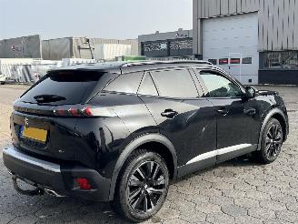 Peugeot 2008 1.2 PureTech GT picture 4