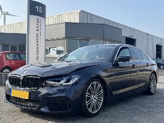 Voiture accidenté BMW 5-serie 530d xDrive High Executive 2017/6