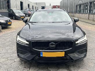 Volvo V-60 2.0 B3 Essential Edition picture 2