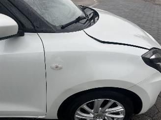 Suzuki Swift 1.2 Stijl Smart Hybrid picture 11