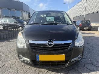 Opel Agila 1.2 Edition picture 2