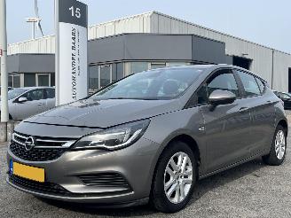 skadebil auto Opel Astra 1.0 Online Edition 2017/4