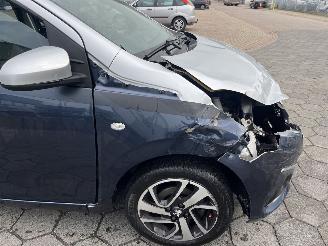 Peugeot 108 1.0 e-VTi Allure picture 11