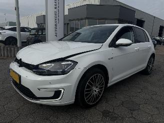 Schadeauto Volkswagen e-Golf 35,8 kWh E-golf 2018/3