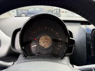 Peugeot 108 1.0 e-VTi Allure picture 18
