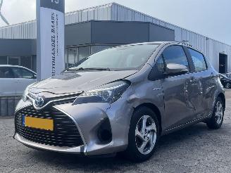 uszkodzony samochody osobowe Toyota Yaris 1.5 Hybrid Lease 2016/1