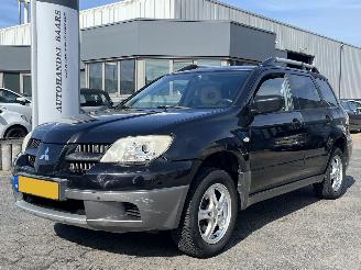 Schadeauto Mitsubishi Outlander 2.0 Invite plus 2005/7