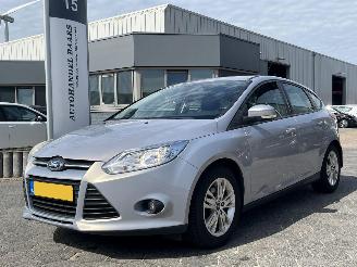 Schadeauto Ford Focus 1.6 TI-VCT First Edition 2014/6
