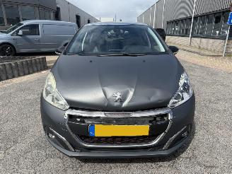 Peugeot 208 1.2 PureTech GT-line picture 2