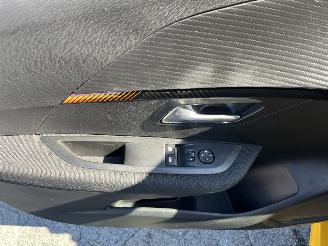 Peugeot 208 1.2 PureTech Active picture 17