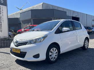 damaged passenger cars Toyota Yaris 1.0 VVT-i Aspiration 2012/4