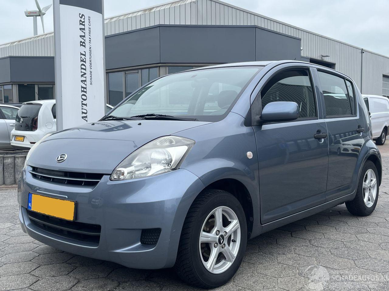Daihatsu Sirion 2 1.0-12V Premium