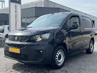 Schade bestelwagen Peugeot e-Partner 136 L1 50 kWh 2023/10
