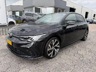 Schadeauto Volkswagen Golf 1.5 eTSI R-Line 2022/1