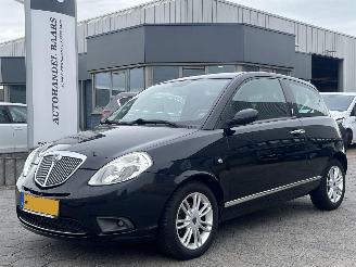 Schadeauto Lancia Ypsilon 1.2 Argento 2009/1