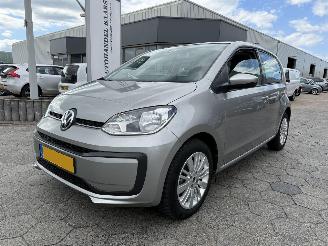 Schadeauto Volkswagen Up! 1.0 BMT move up! 2018/11