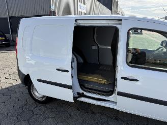 Renault Kangoo 1.5 Blue dCi 95 Luxe Maxi picture 13
