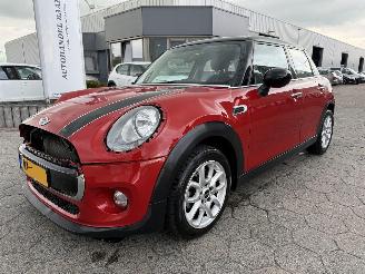 Schadeauto Mini Cooper 1.5 Cooper Business 2018/2