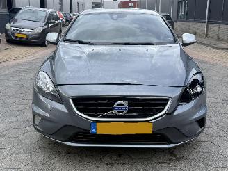 Volvo V-40 2.0 D4 R-Design Business picture 2