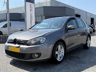 uszkodzony samochody osobowe Volkswagen Golf 1.2 TSI Tour 2010/7