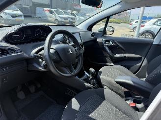 Peugeot 208 1.2 PureTech Blue Lion picture 12