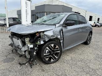 krockskadad bil auto Peugeot 208 1.2 Hybrid 110 e-DCS6 Allure 2026/3