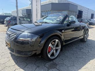 skadebil auto Audi TT Roadster Quattro 225 PK 1.8 5V Turbo 2001/1
