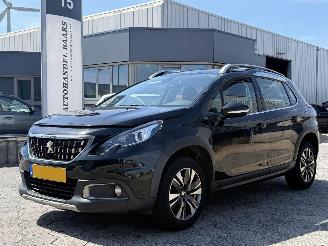 krockskadad bil auto Peugeot 2008 1.2 PureTech Allure 2017/9