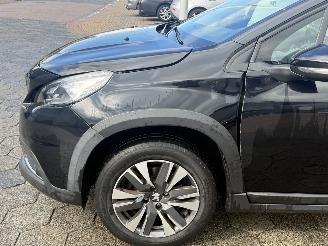Peugeot 2008 1.2 PureTech Allure picture 10