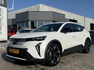 Damaged car Renault Scenic E-Tech EV60 comfort range evolution 2024/12