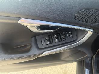 Volvo V-40 2.0 D3 Business Sport AUTOMAAT PANO picture 16