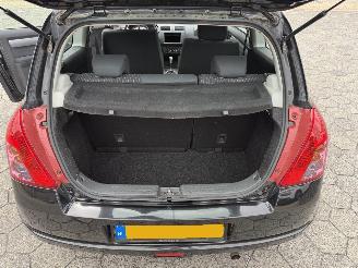 Suzuki Swift 1.5 GLS picture 11