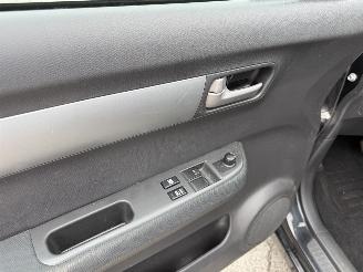 Suzuki Swift 1.5 GLS picture 8