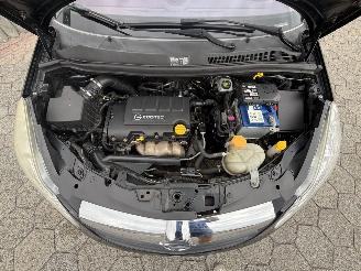 Opel Corsa 1.4-16V Cosmo picture 10
