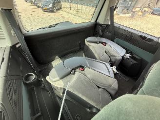 Peugeot 807 2.0 ST 7persoons picture 11