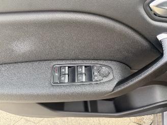 Renault Captur 1.3 TCe 140 Intens picture 14