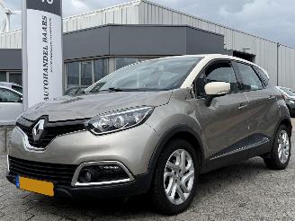 krockskadad bil auto Renault Captur 1.2 TCe Dynamique AUTOMAAT NAP!!!!! 2013/9