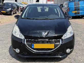 Peugeot 208 1.2 VTi Active picture 2