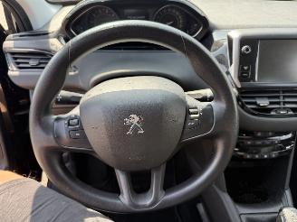 Peugeot 208 1.2 VTi Active picture 19