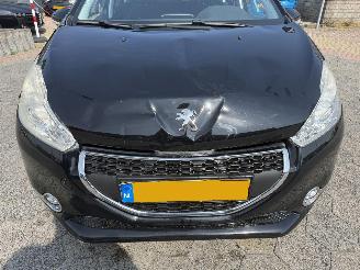 Peugeot 208 1.2 VTi Active picture 11