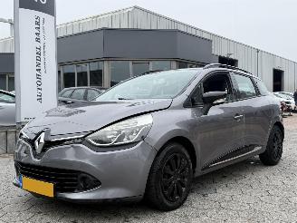 Auto incidentate Renault Clio Estate 0.9 TCe Expression 2014/6