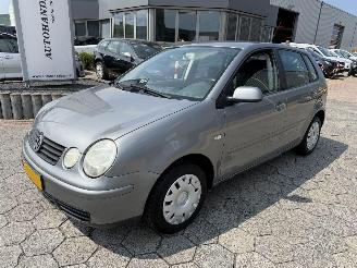 uszkodzony samochody osobowe Volkswagen Polo 1.4-16V Athene 2004/7
