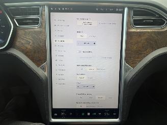 Tesla Model S 75D Base picture 21