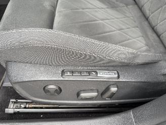 Volkswagen Golf Variant 1.0 eTSI Life Business picture 11
