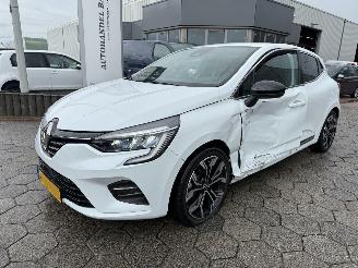 Schadeauto Renault Clio 1.6 E-Tech Hybrid 145 Techno 2022/10