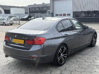 BMW 3-serie 320i Executive AUTOMAAT picture 4